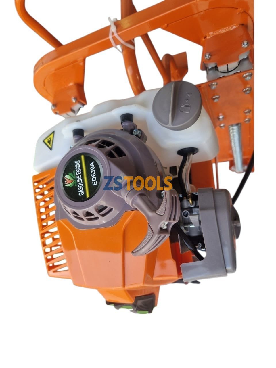 Moteur essence 2 temps 43 cc de foreuse thermique sur chariot